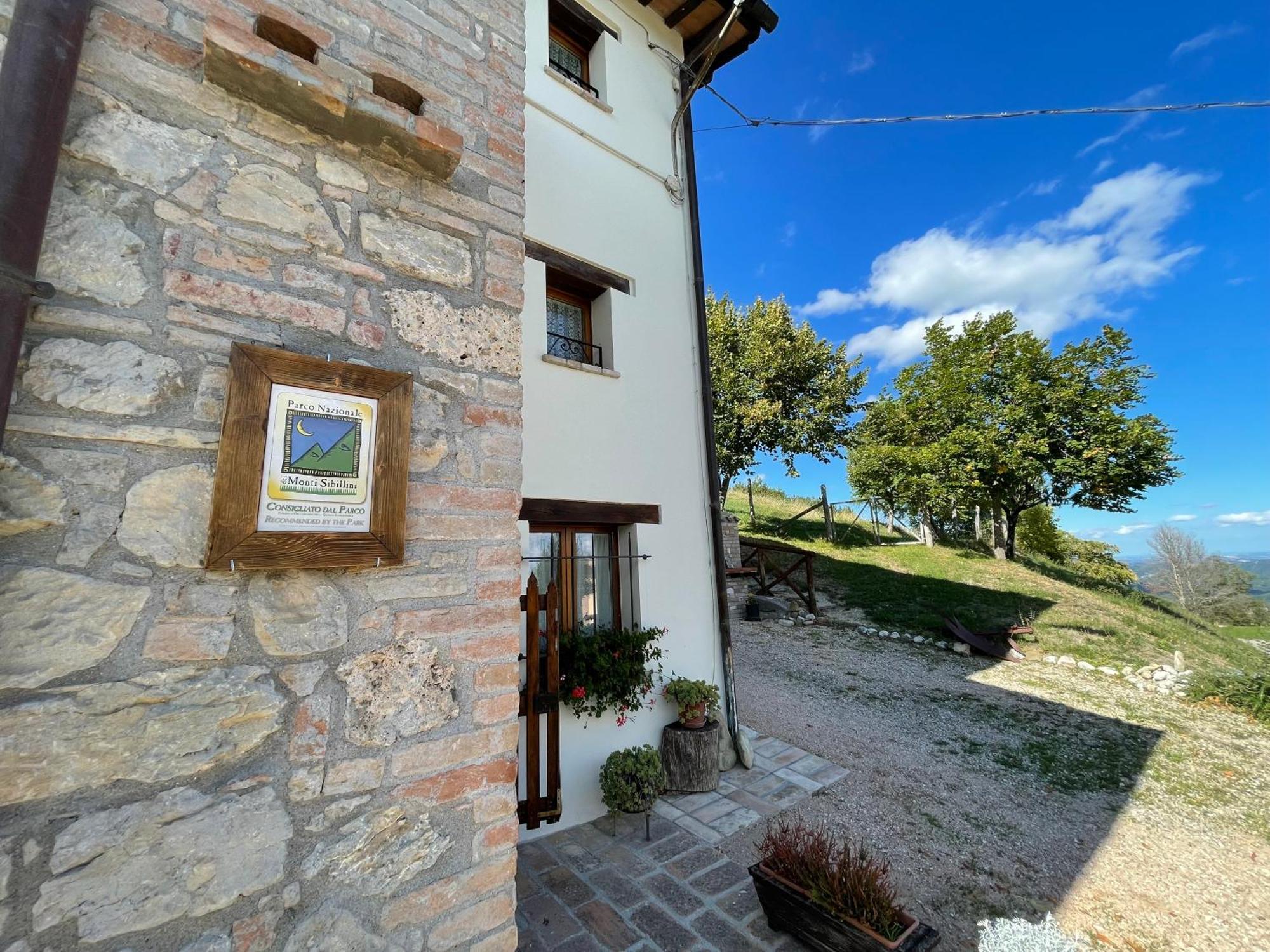 Agriturismo Le Castellare Montemonaco Exteriér fotografie