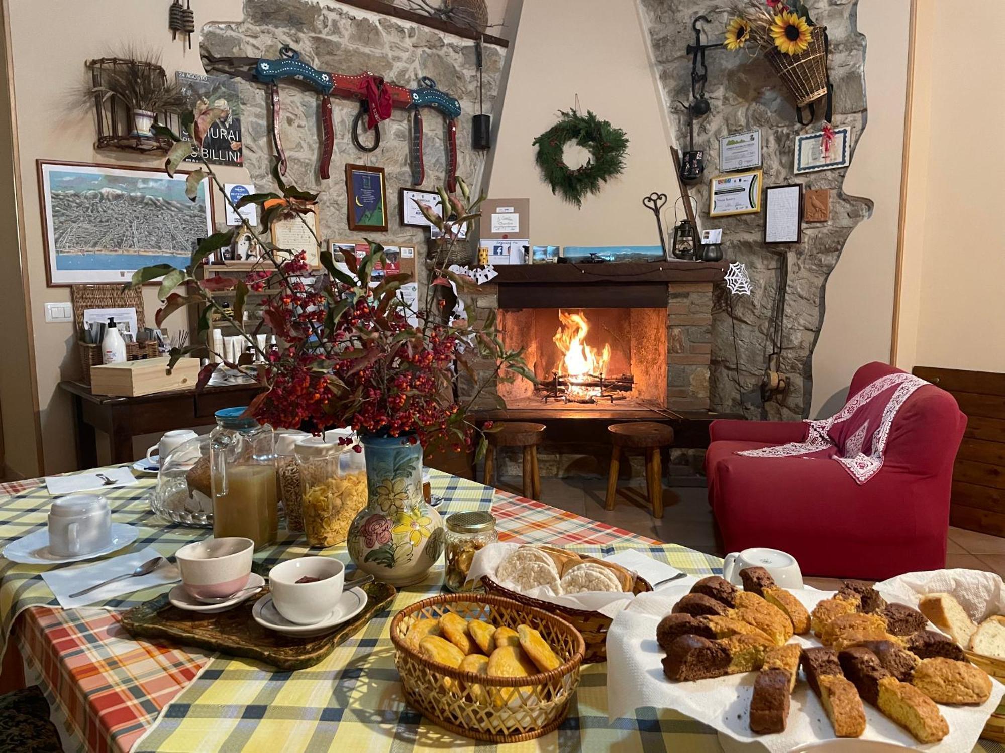 Agriturismo Le Castellare Montemonaco Exteriér fotografie